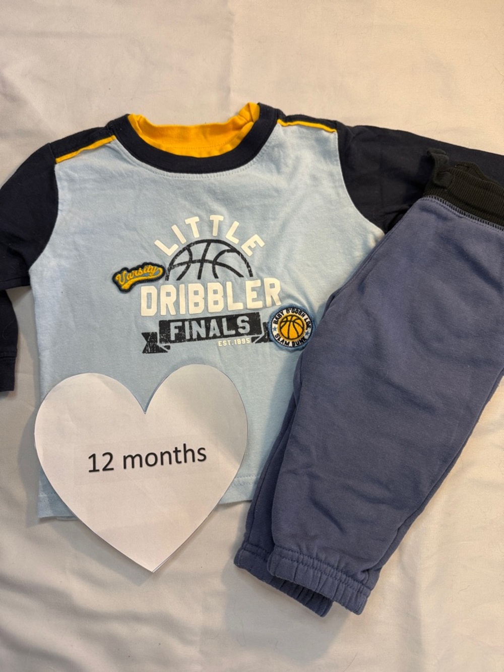 Oshkosh B’gosh - 2 piece set. Size 12  months